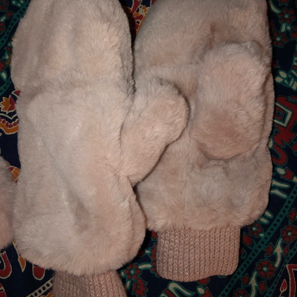 Kawaii cute winter set hat, mittens, scarf - Picture 3 of 4